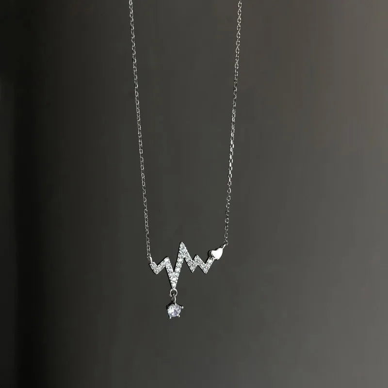 Toggle Clasp White Pendant Necklace™