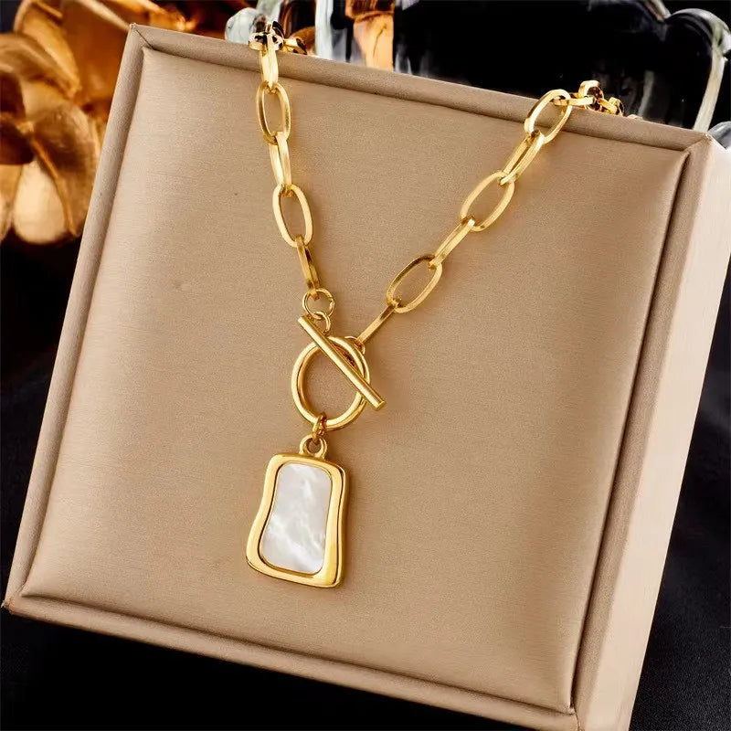 Toggle Clasp White Pendant Necklace™